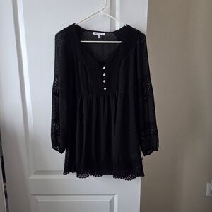 DR2 Black Tunic 3/4 Sleeve Buttoned Blouse